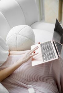 How to Start a Blog Flipping Business (Step-by-Step Guide)