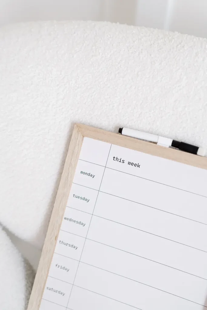 empty structured list on a clipboard representing a website without a clear starting point