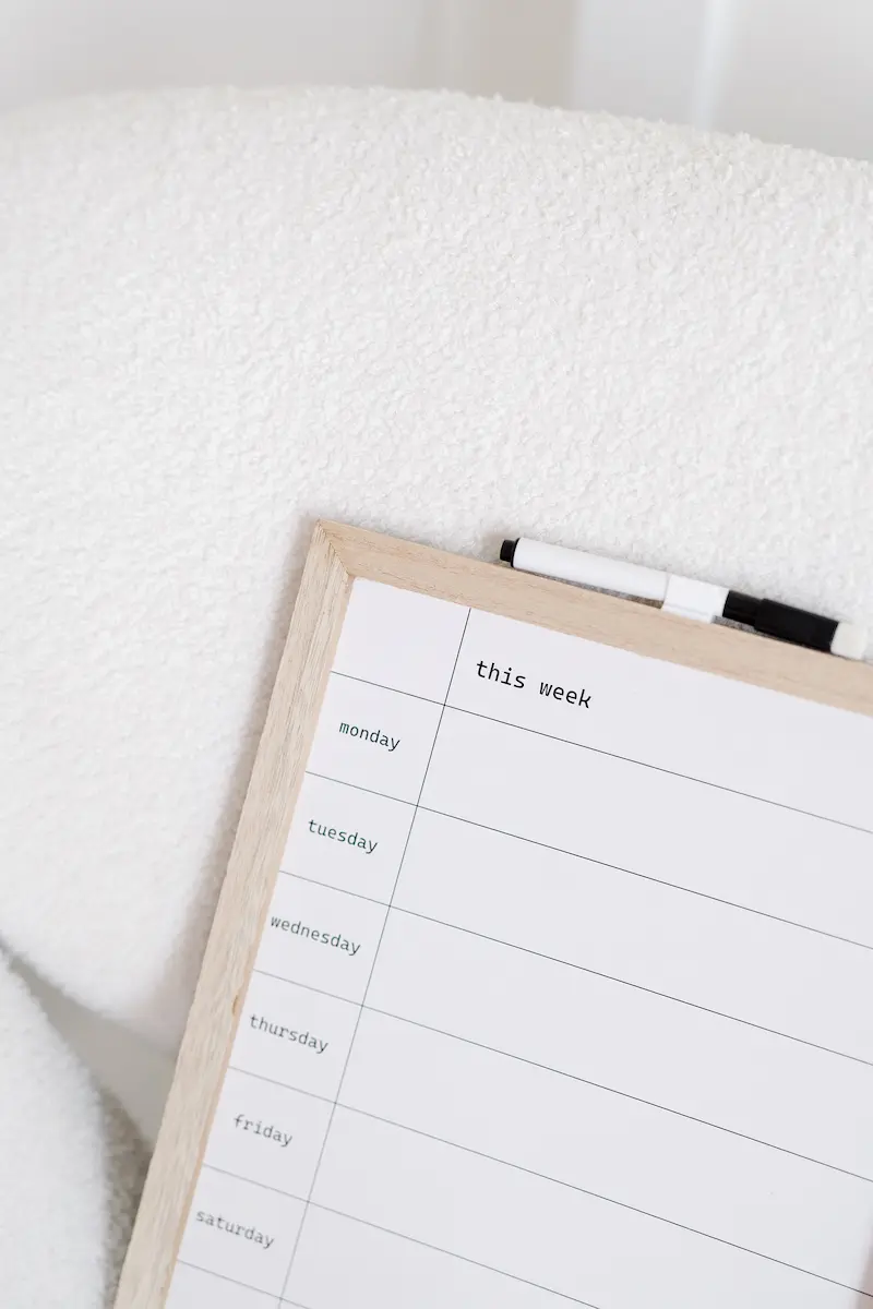 empty structured list on a clipboard representing a website without a clear starting point